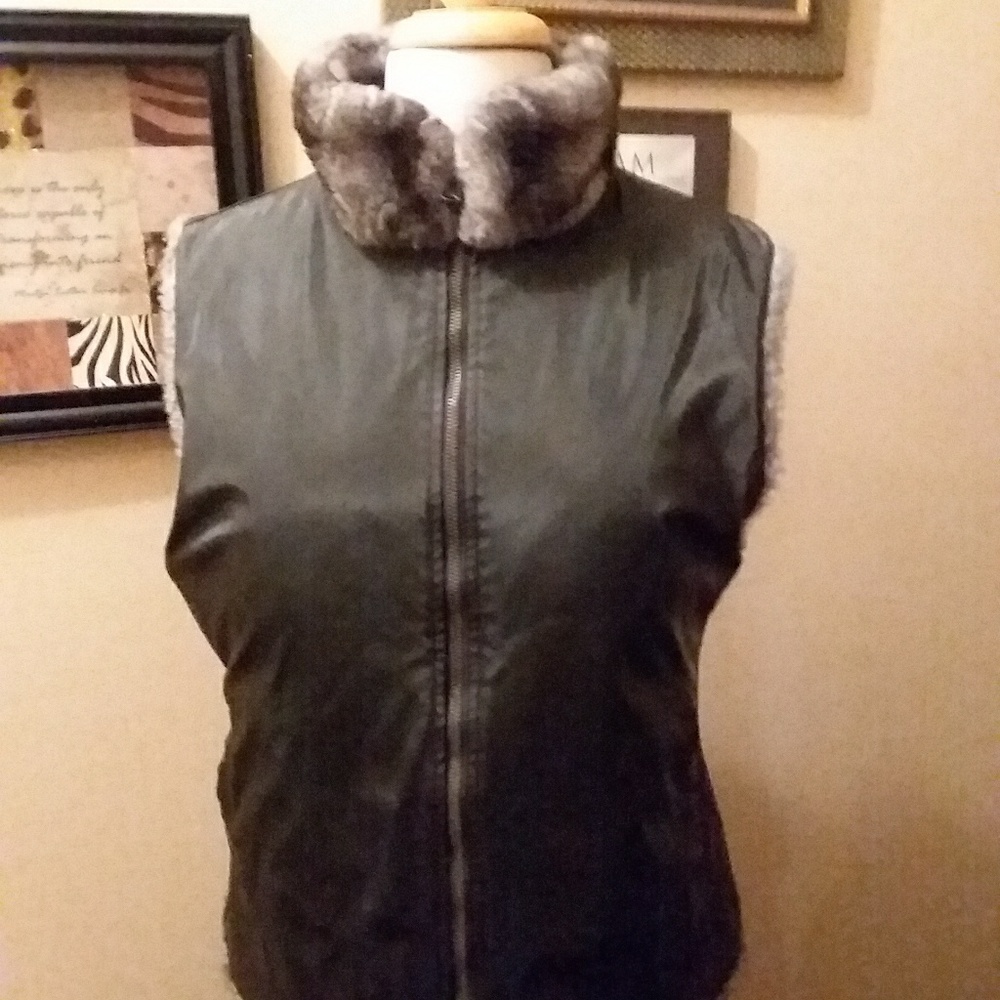 Vest - Picture 2 of 2
